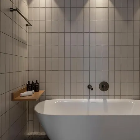 Quality Richard With Hotel