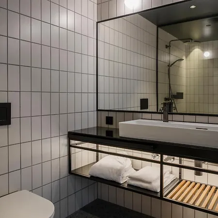 Quality Richard With Hotel *