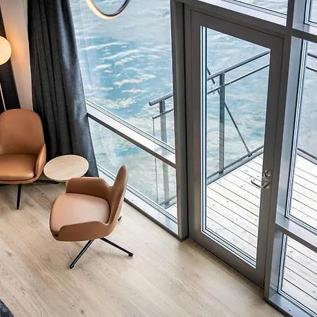 Quality Richard With Hotel